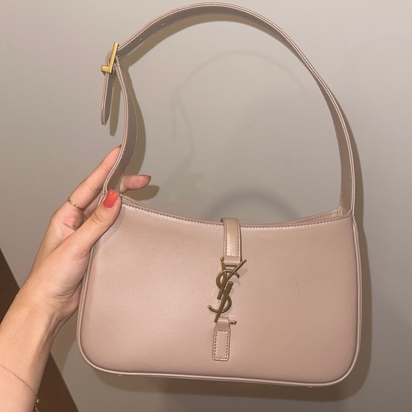 CASSANDRE HOBO BAG FEATURING A CASSANDRE HOOK CLOSURE. - Picture 2 of 6